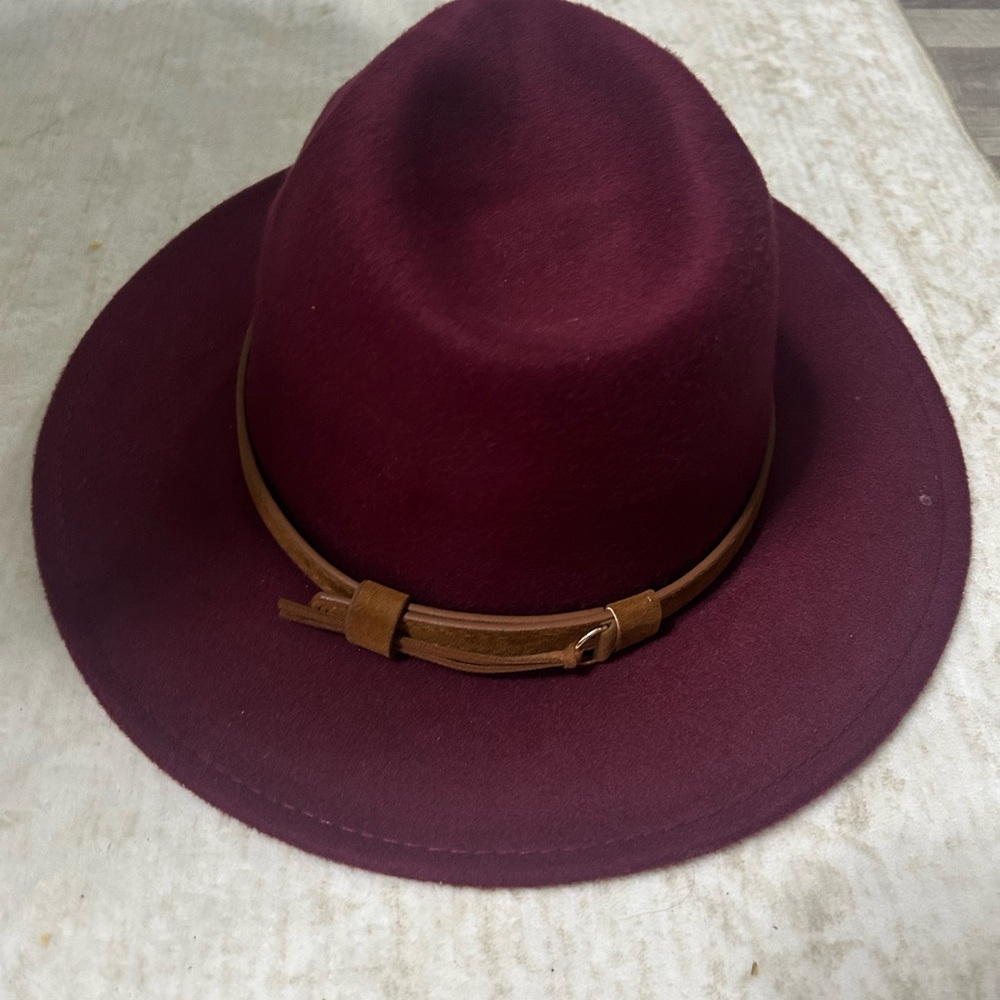 Women’s Burgundy Felt Fedora with Tan Band